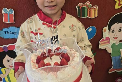 LỚP 3G TỔ CHỨC SINH NHẬT CHO TRẺ THÁNG 3